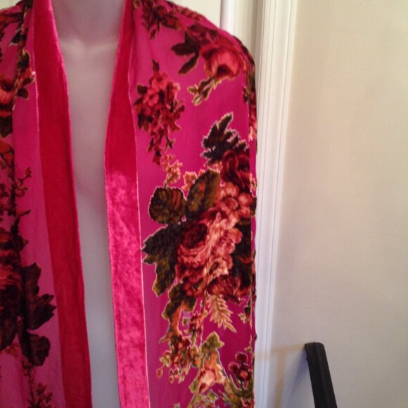 Aris A Silk Velvet Pink Floral Tassel Edge Shawl Wrap Scarf - Picture 2 of 11
